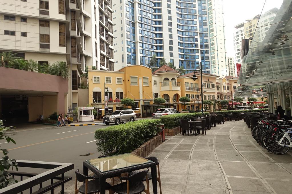 Luxury Condo At Forbeswood Parklane The Fort Bgc Makati City Exteriör bild