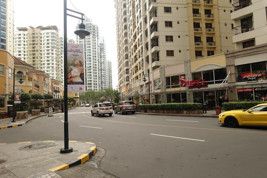 Luxury Condo At Forbeswood Parklane The Fort Bgc Makati City Exteriör bild
