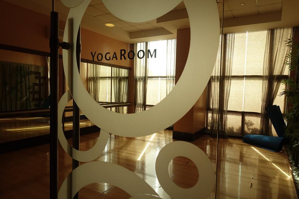 Luxury Condo At Forbeswood Parklane The Fort Bgc Makati City Exteriör bild