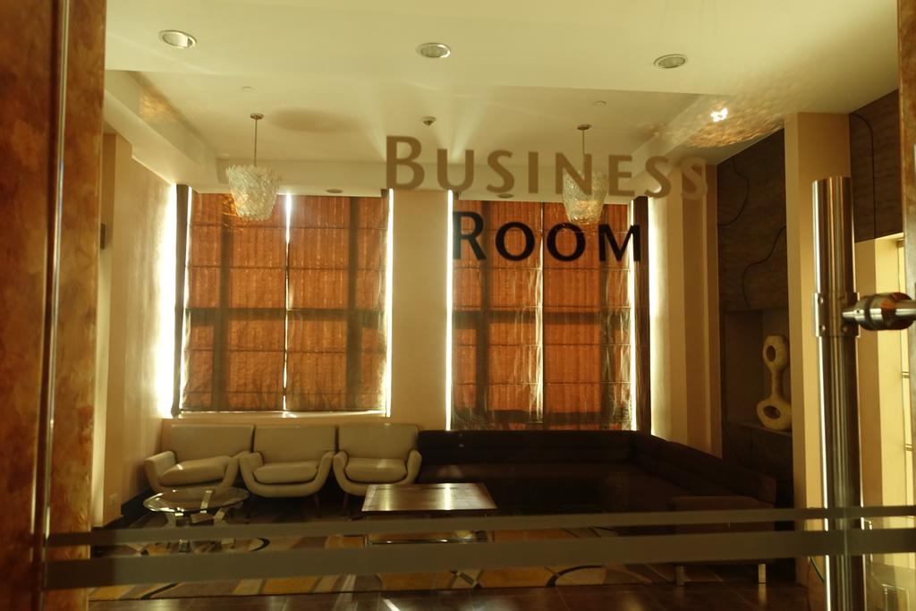 Luxury Condo At Forbeswood Parklane The Fort Bgc Makati City Exteriör bild