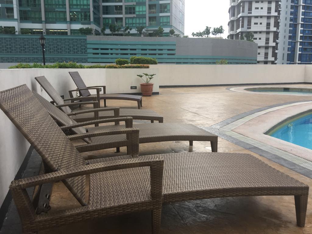 Luxury Condo At Forbeswood Parklane The Fort Bgc Makati City Exteriör bild