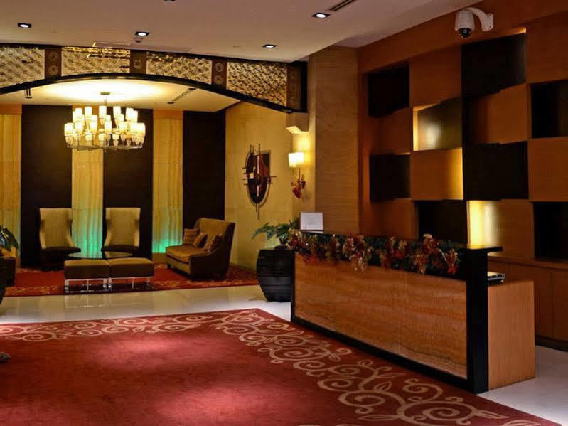 Luxury Condo At Forbeswood Parklane The Fort Bgc Makati City Exteriör bild